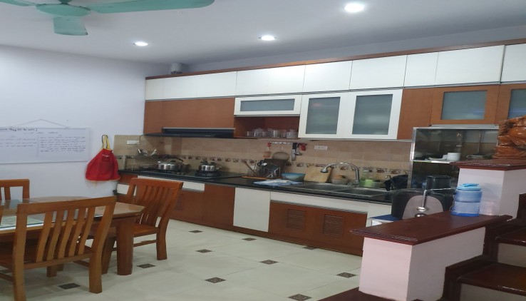 Chình Chủ Bán Nhà Phạm Văn Đồng  5 Tầng MT 3.9m, 50M2 Kinh Doanh Sầm Uất Ô Tô Giá 8.1 Tỷ.