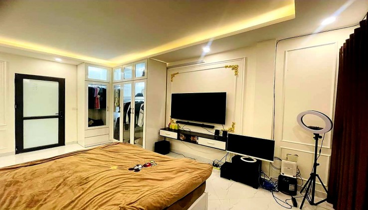 Bán Nhà Minh Khai - Hoàng Mai 5 Tầng Full nội thất 4.3 tỷ