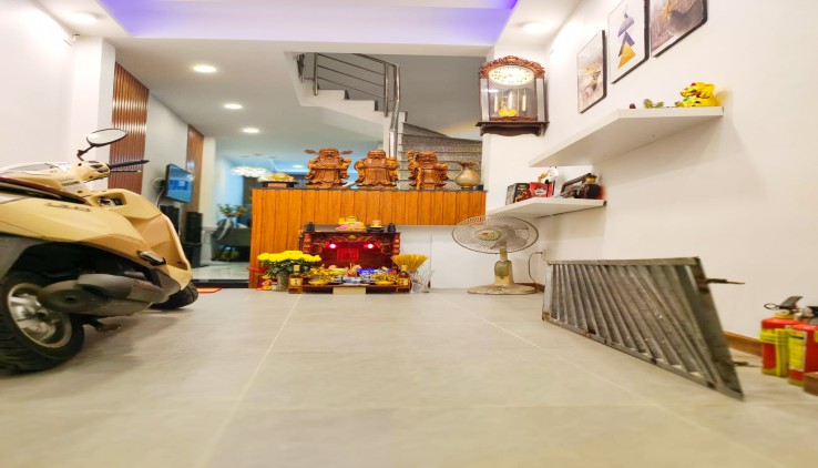 HƠN 5 TỶ CÓ NHÀ 3 TẦNG BTCT QUẬN PHÚ NHUẬN - SỔ VUÔNG CỰC KỲ - CHỦ GẤP BÁN GIẢM 400tr - CỰC HIẾM