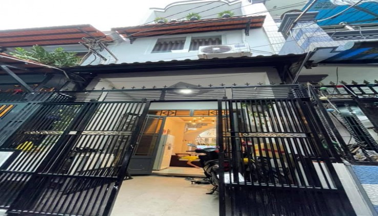 NHÀ ĐẸP  5,9 tỷ Ở NGAY - HẺM XE HƠI Trường Sa Tân Bình 0903112643