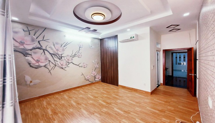 BÁN NHÀ LẠC LONG QUÂN-HẺM XE TẢI-44M2-4.5x11M-GIÁ 8.7 TỶ
