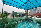 Bán nhà phố 8/3, 5 tầng, sát chợ,nhà mới nhỉnh 6 tỷ.