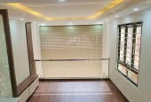 Bán nhà Nguyễn Khang nhỉnh 4 tỷ Ô TÔ ĐỖ CỬA-35M2-TƯƠNG LAI CÁCH MẶT PHỐ 3M