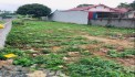 chủ e gửi bán lô đất 340m tại nhuận trạch,đường rộng 10m,xung quanh dân cư đông đúc,gần ủy ban,trường học,cach qlo6-800m,cách hn 40km,pháp lý sạch!!!